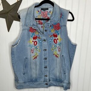 ANDREE BY UNIT Embroidered Denim Vest - Blue and Multicolor Size 1X